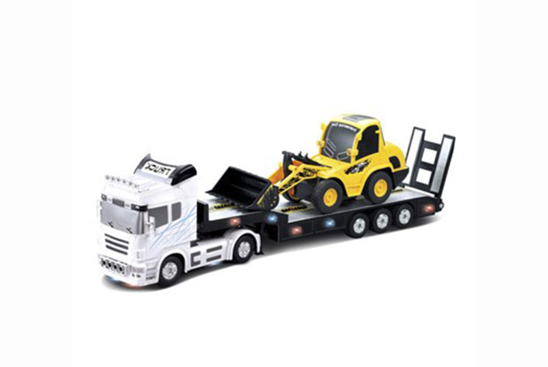 Радиоуправляемый грузовик (белый) и трактор (жёлтый)